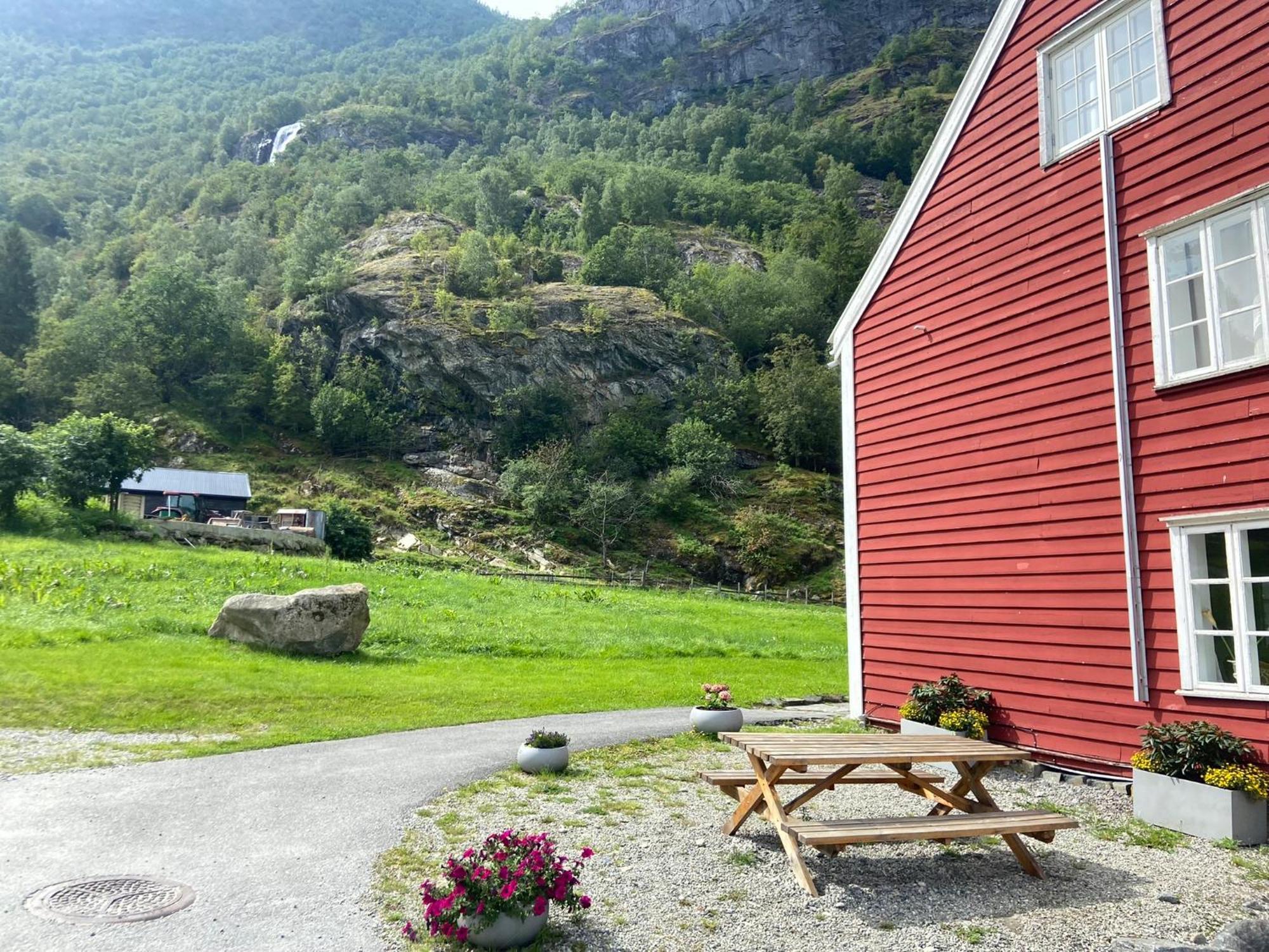 Brekke Gard Hostel Flåm Buitenkant foto