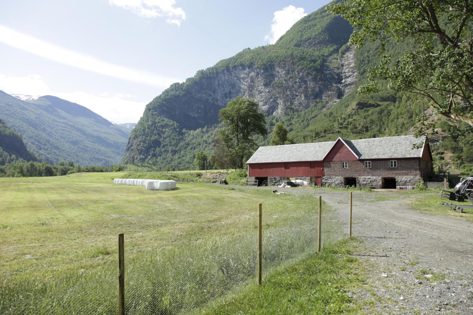 Brekke Gard Hostel Flåm Buitenkant foto