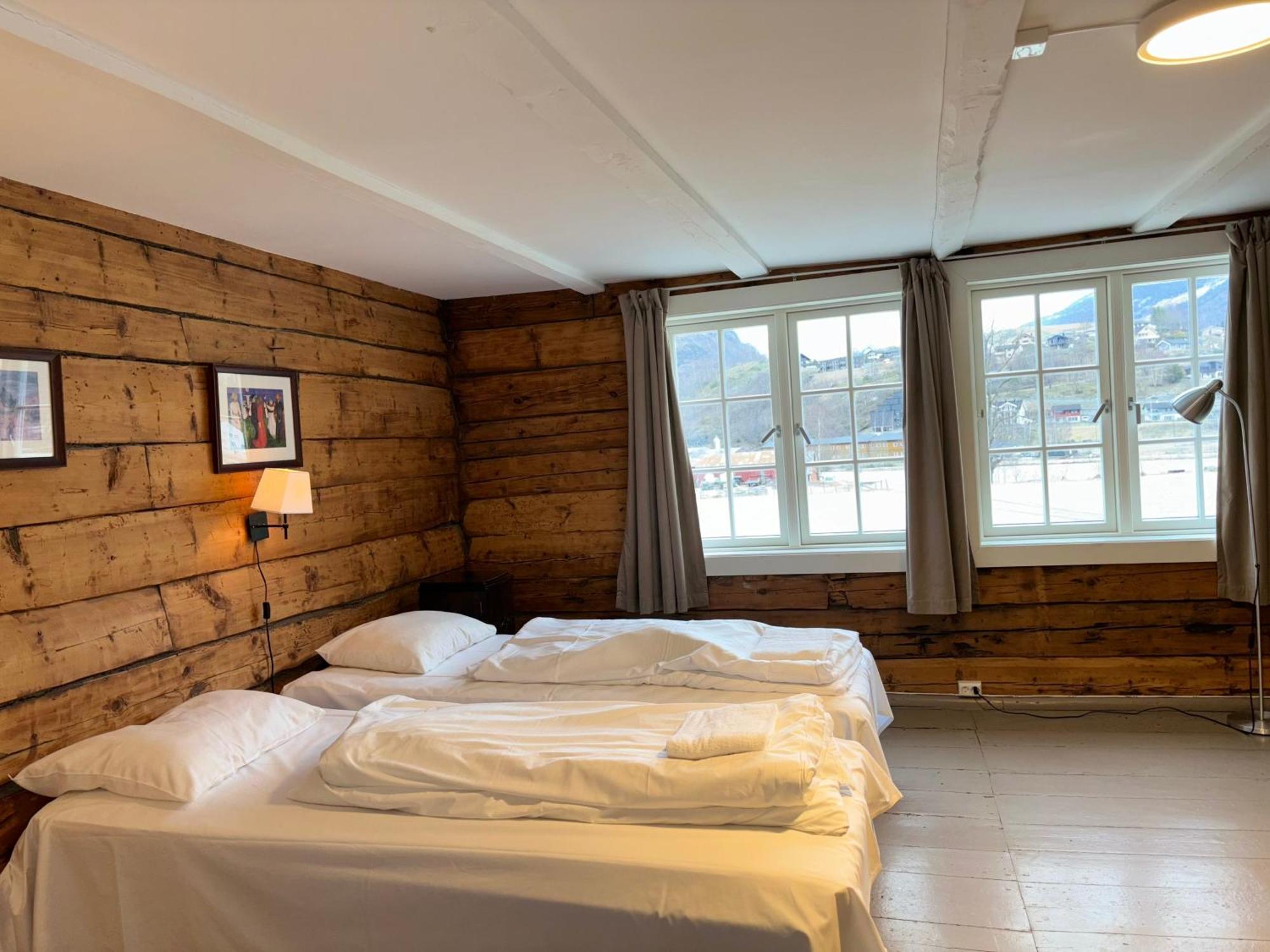 Brekke Gard Hostel Flåm Buitenkant foto