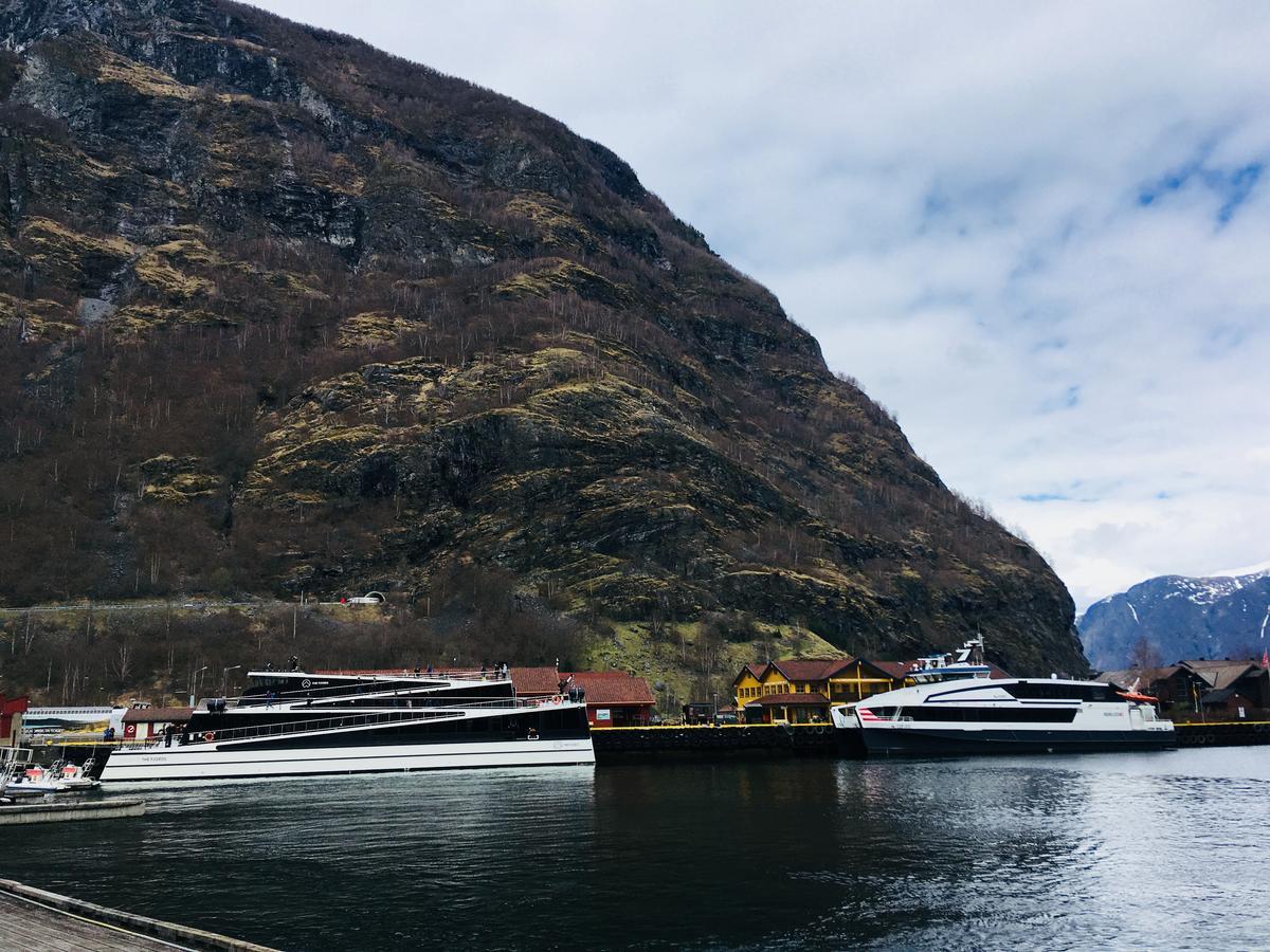 Brekke Gard Hostel Flåm Buitenkant foto